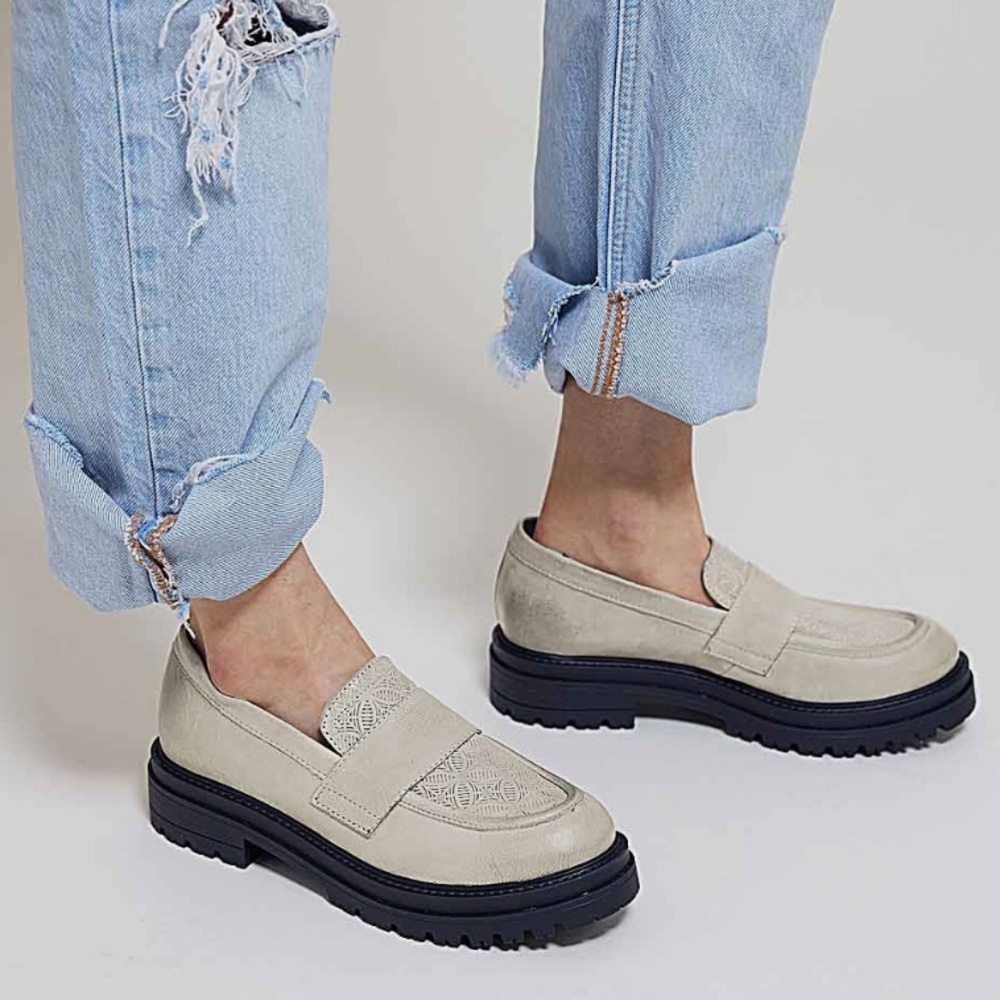 New Miz Mooz Daria Pebble Leather Loafers